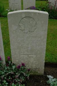 Etaples Military Cemetery - Fitzgerald, J R